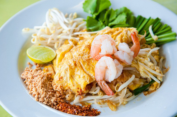 ผัดไทยกุ้งสดใหม่