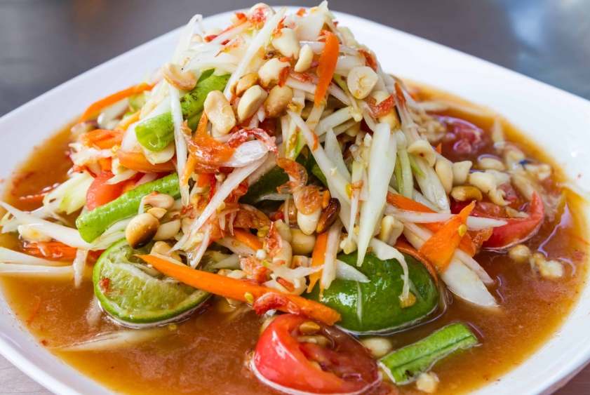 ส้มตำไทยแท้รสจัดจ้าน